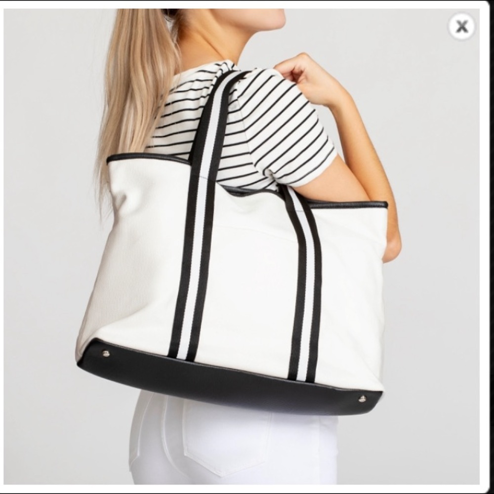 🛍 Cathy’s Concepts Nantucket Tote w/Black & White Strip Handles 🛍